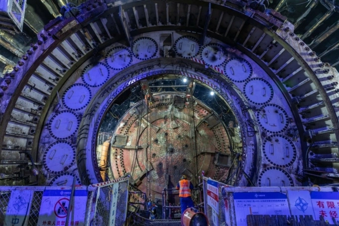 Cách Trung Quốc 'cứu' cỗ máy 50 triệu USD kẹt dưới lòng đất